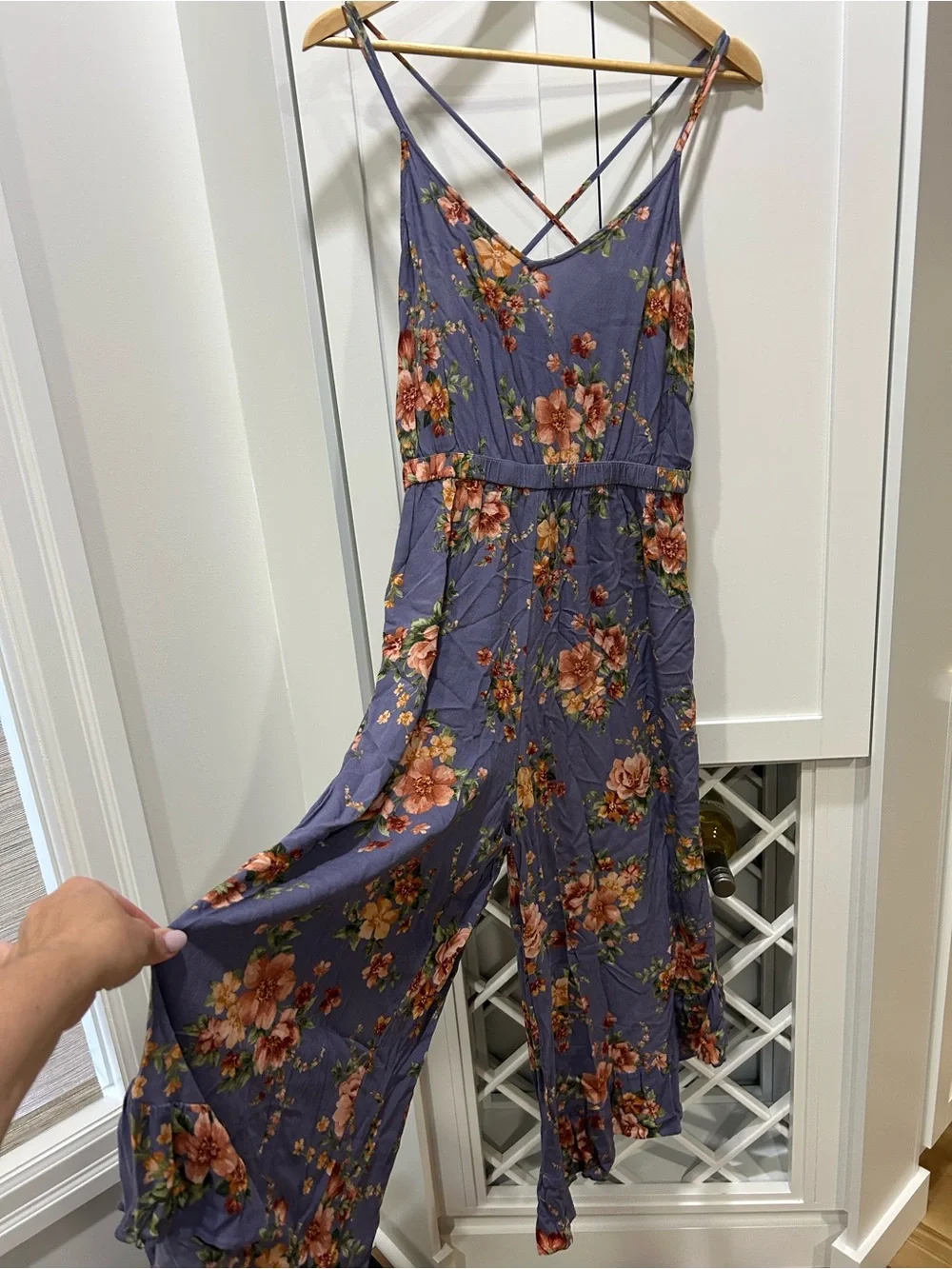 American Eagle Floral Woven V-Neck Ruffle Wide Leg Crop Jumpsuit Purple Large - Picture 3 of 5